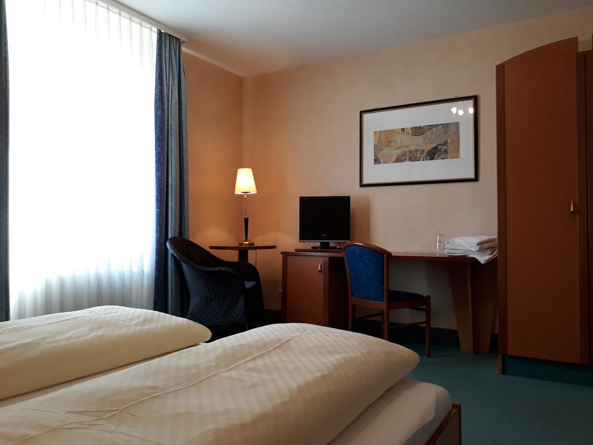 Hotel Quellenpark บัดเอลสเตอร์ ภายนอก รูปภาพ