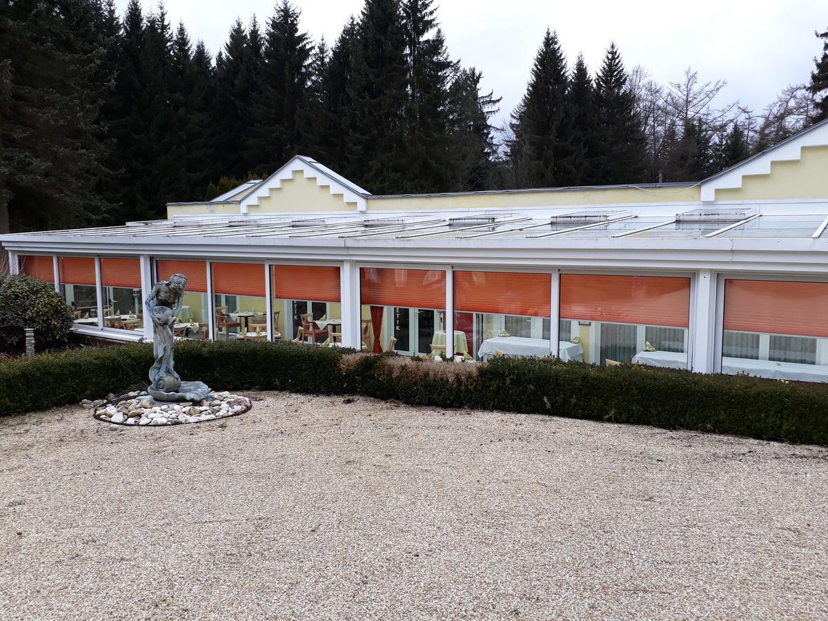 Hotel Quellenpark บัดเอลสเตอร์ ภายนอก รูปภาพ